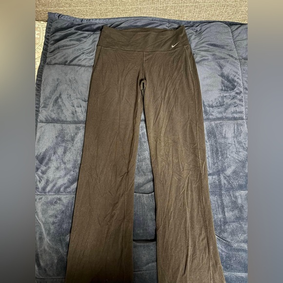 Nike Women’s Yoga Pants/Flare Leggings Size Small - Picture 2 of 3